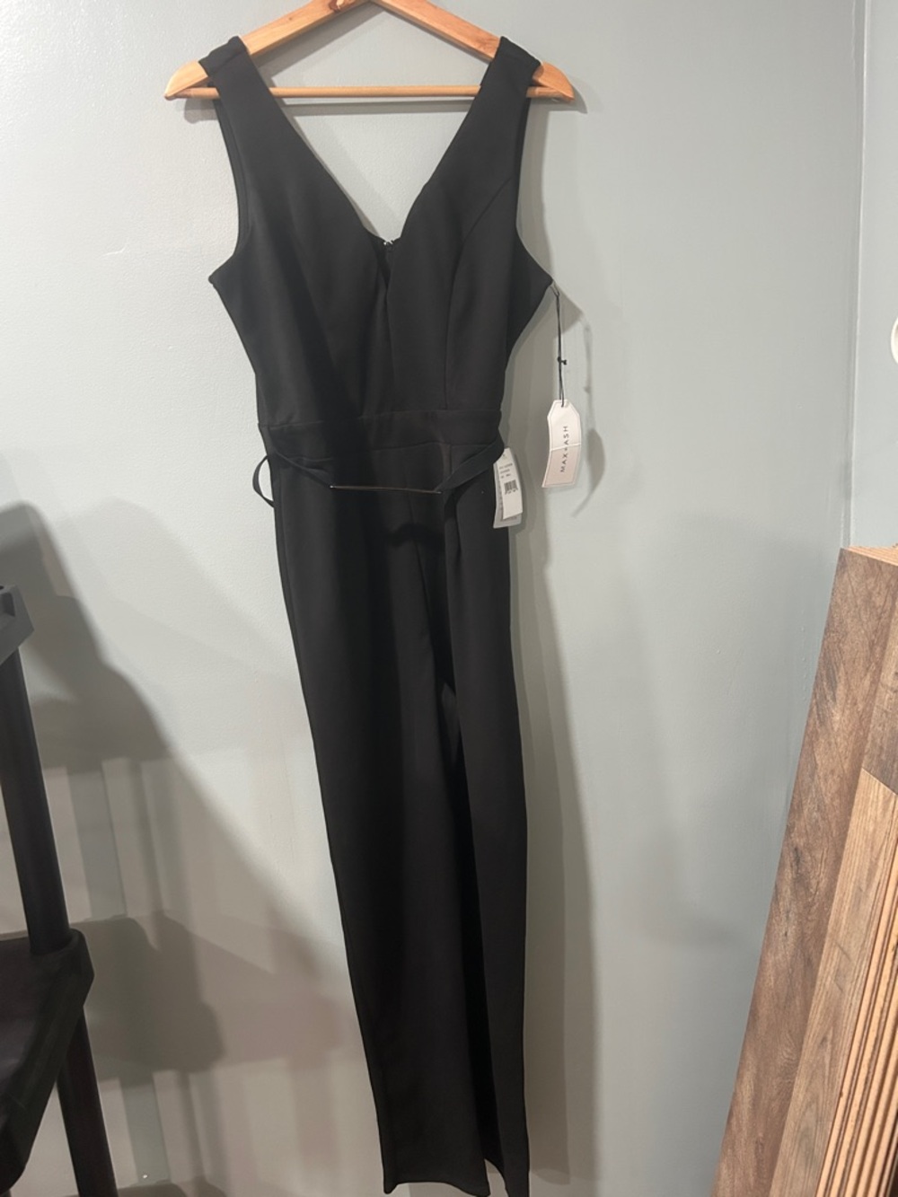 Nordstrom Black V-Neck Sleeveless Jumpsuit